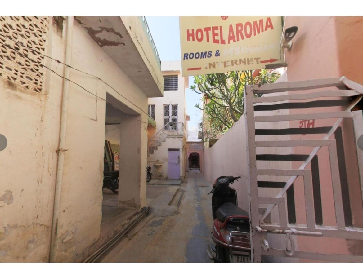 Hotel Aroma, Pushkar Exteriör bild