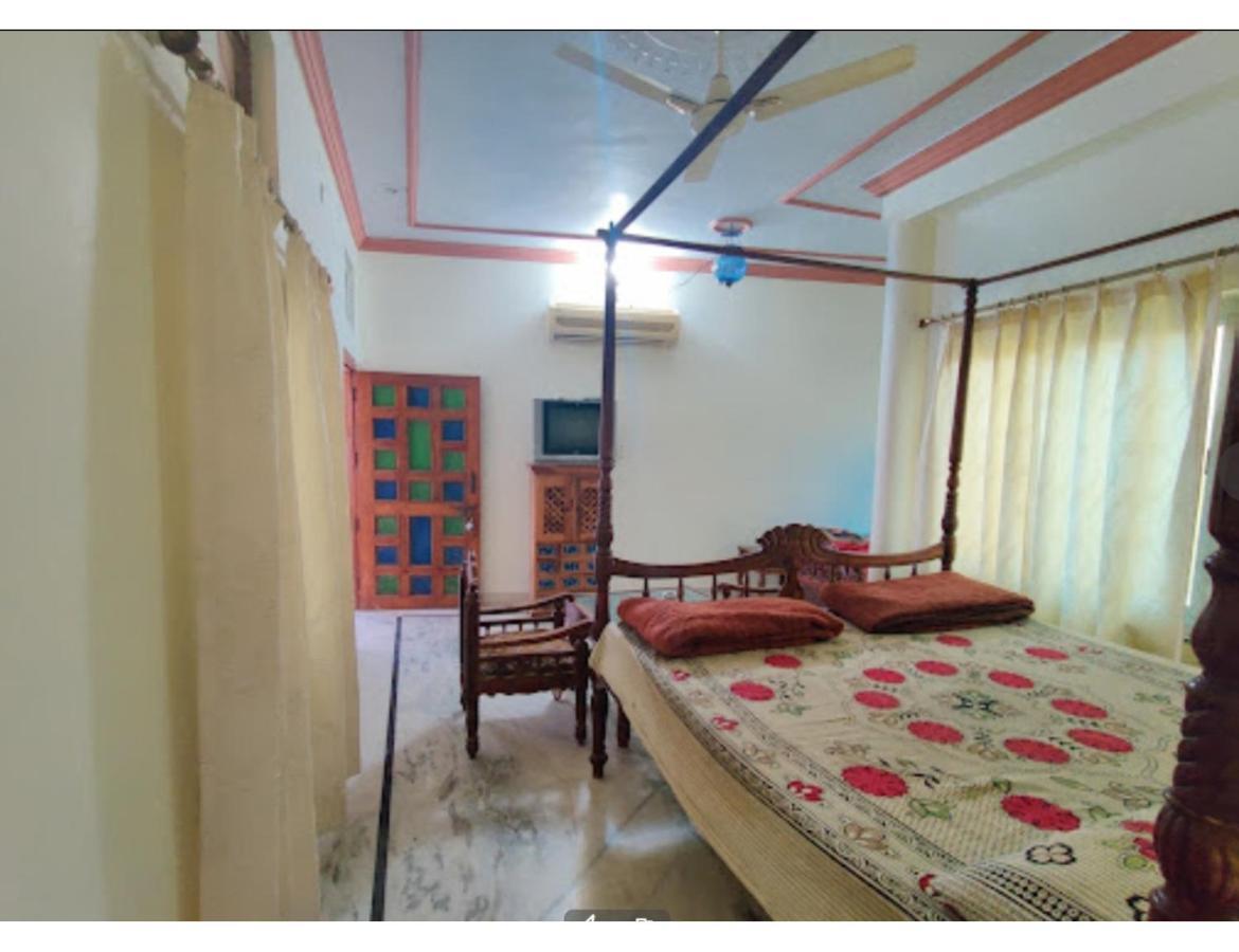 Hotel Aroma, Pushkar Exteriör bild
